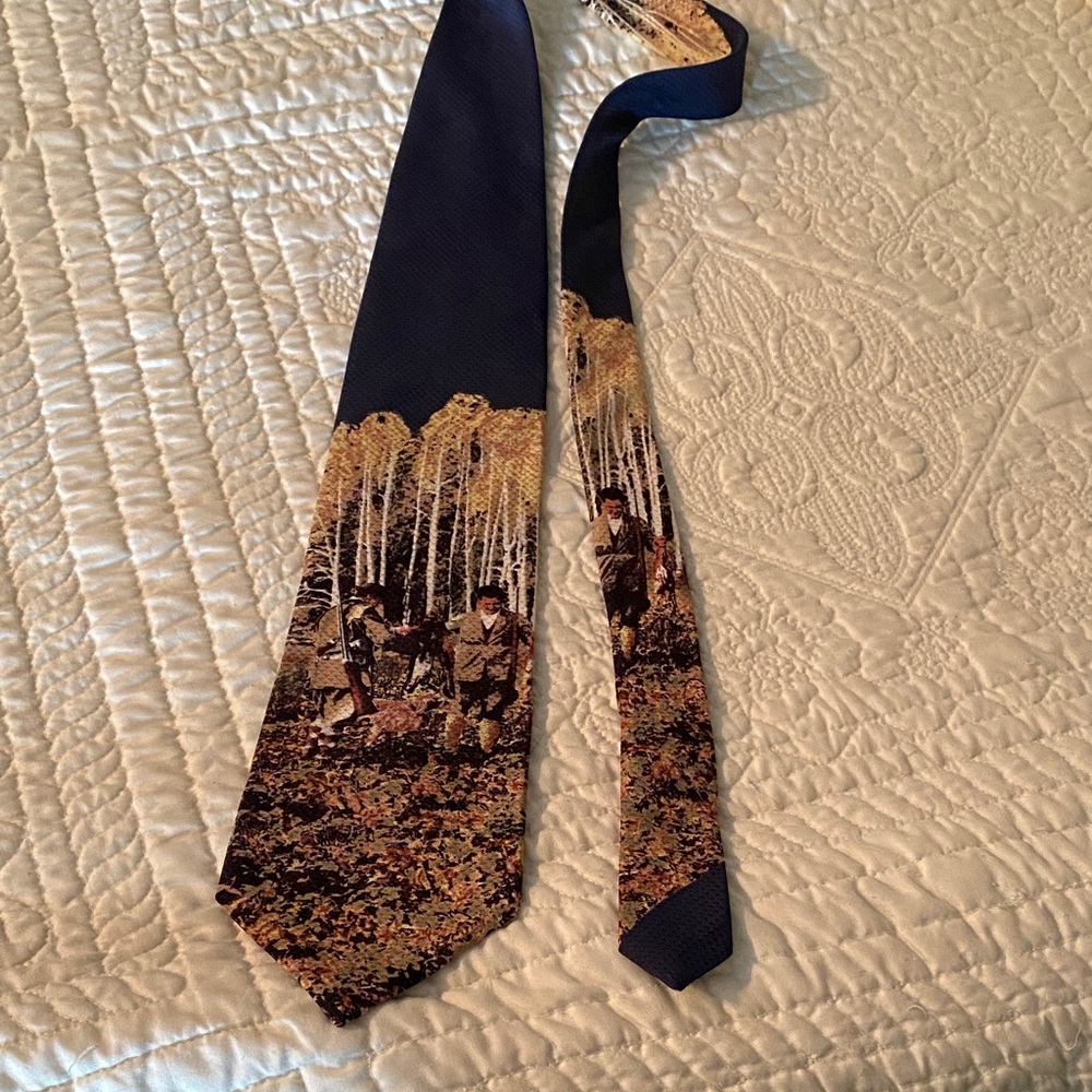 Field & Stream Blue and Gold Outdoor Scene Tie